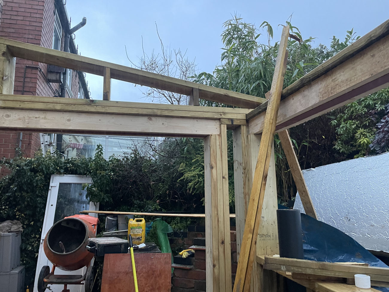 Service additional image