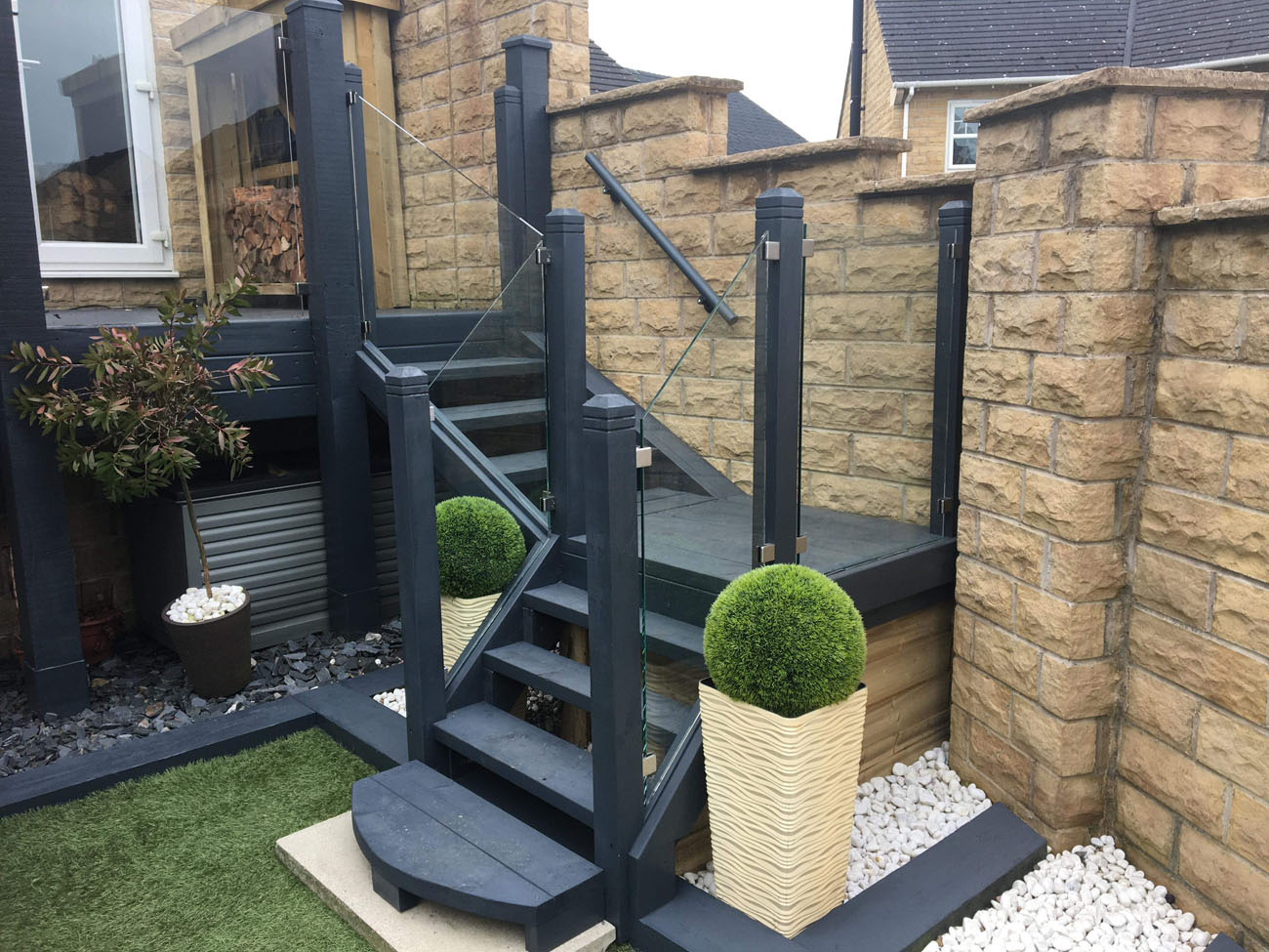 Service additional image