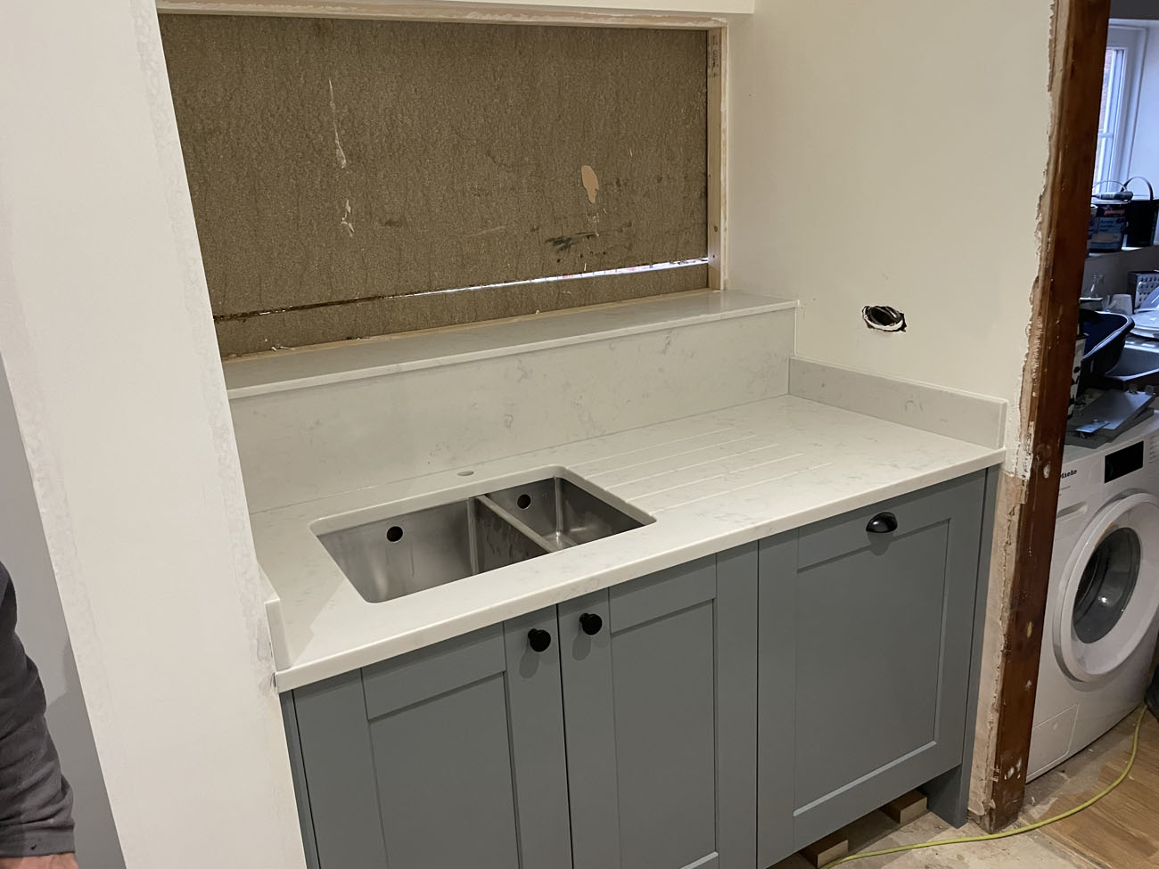 Service additional image