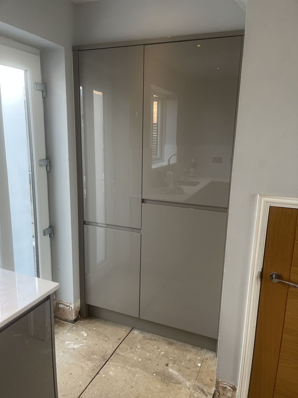 Service additional image