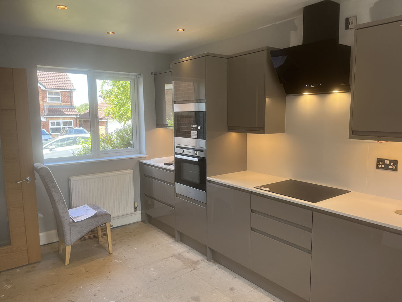 Service additional image