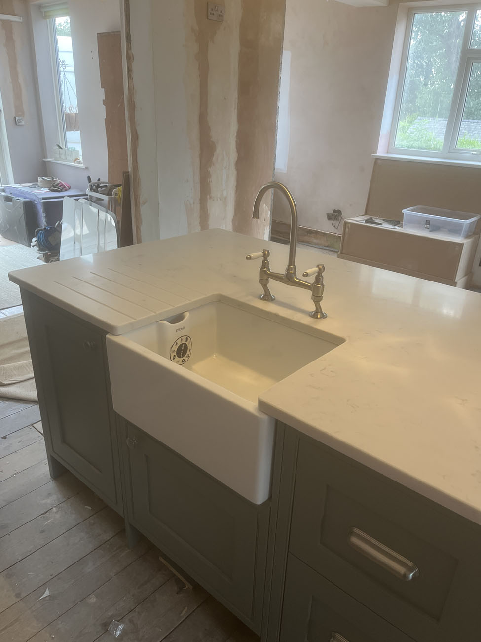 Service additional image